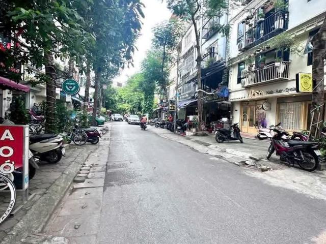 Nhà mặt phố bán tại Hoàn Kiếm, Hà Nội