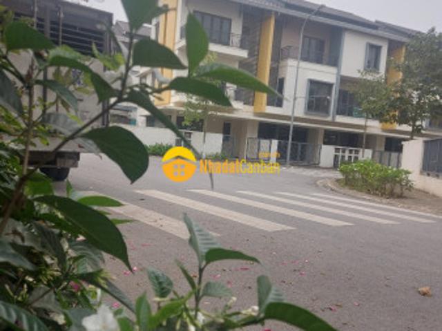 Nhà mặt phố bán