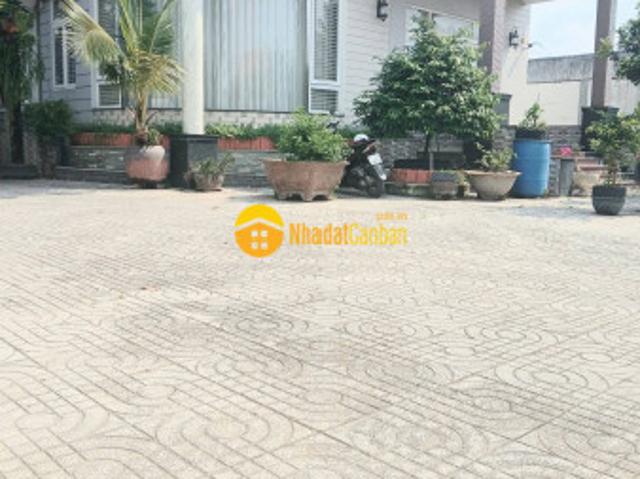 Nhà mặt phố bán