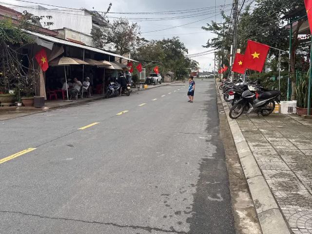 Nhà mặt phố bán