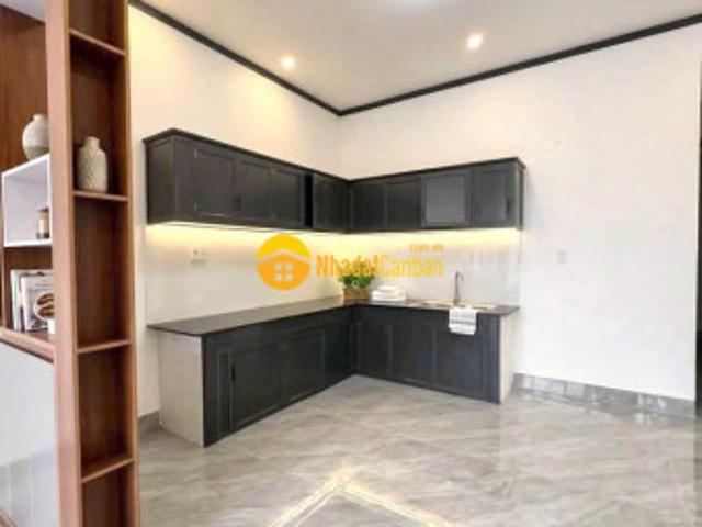 Nhà mặt phố bán