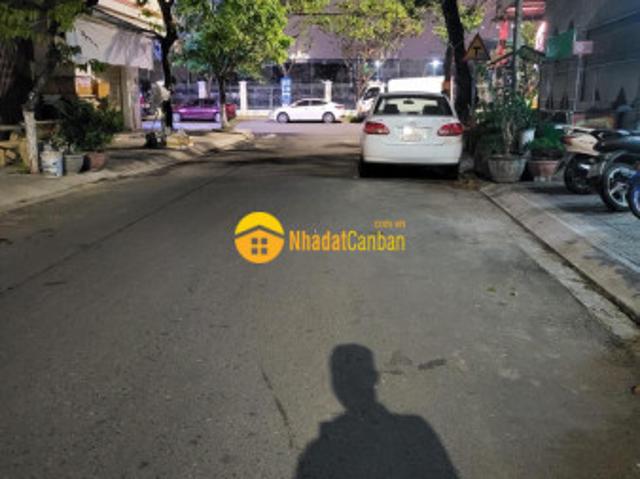 Nhà mặt phố bán
