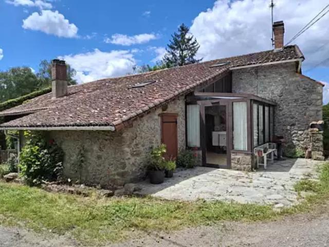Maison vente à Confolens, Chabanais