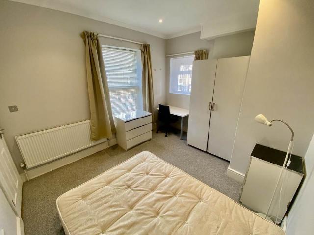 Apartment for rent in Mount Pleasant, Swansea