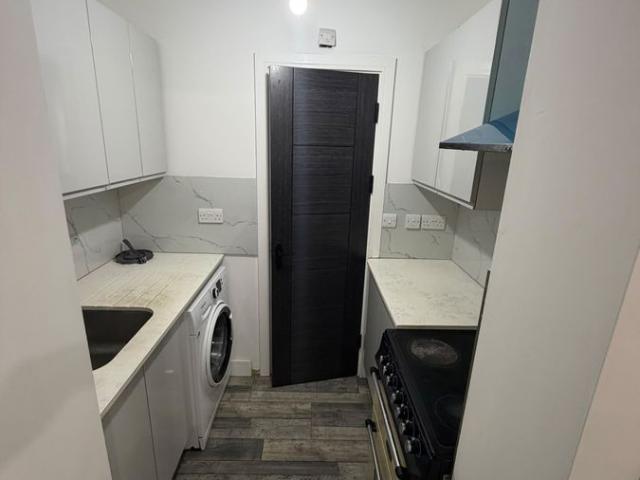 Apartment for rent in Marks Gate, Greater London