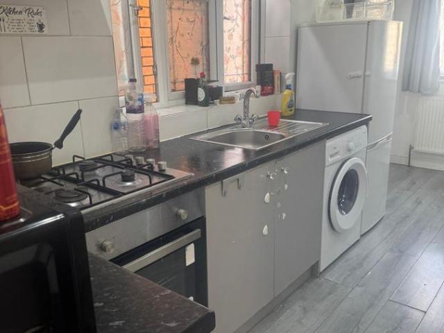 Apartment for rent in Marks Gate, Greater London