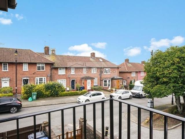 Apartment for rent in London Borough of Ealing, Hanwell