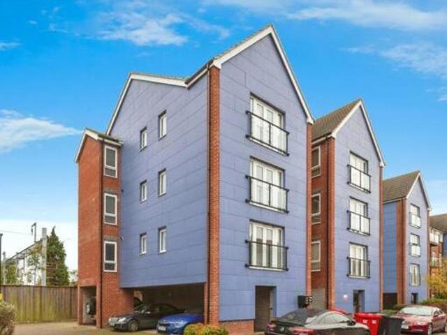 House for sale in Slough