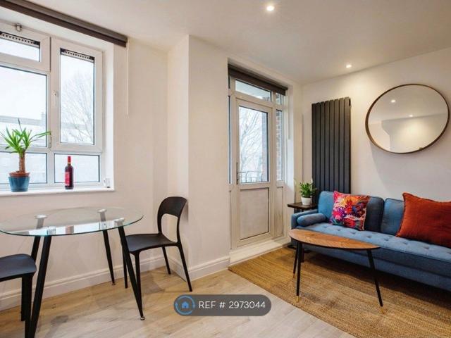 House for rent in Bromley-by-Bow, Bow