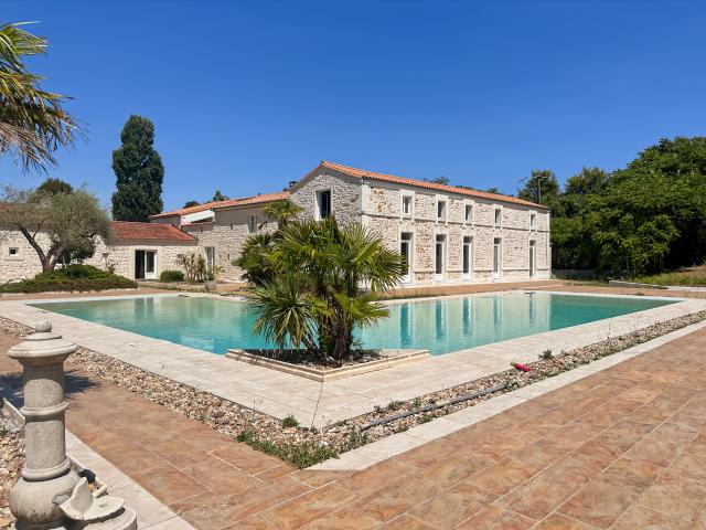 Château vente à Rochefort, Chaillevette