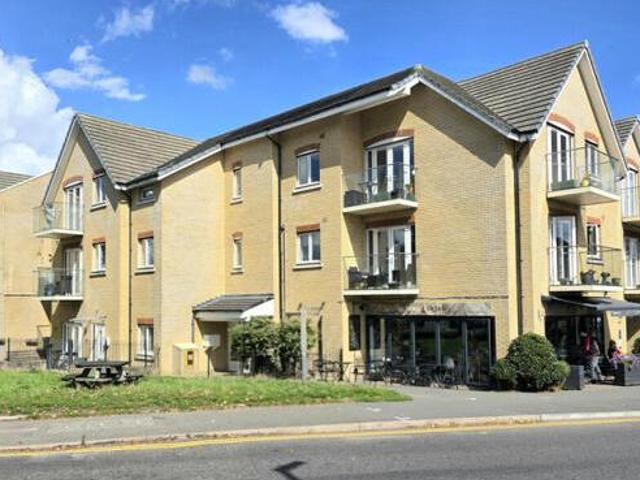 House for sale in Hillview, Surrey