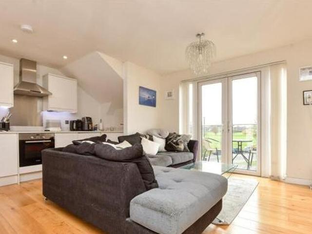 House for sale in Hillview, Surrey