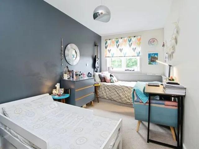 Apartment for rent in Caterham on the Hill, Tandridge