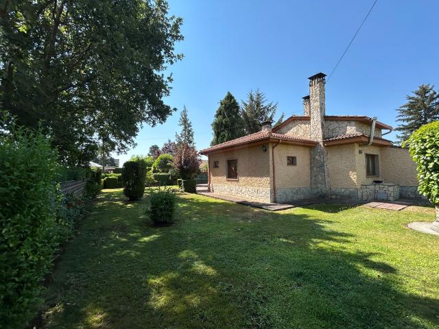 Chalet en venta en Villadangos Del Páramo, Castilla y León
