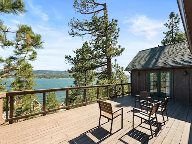 House for sale in Fawnskin, California