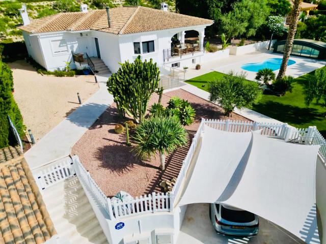 Chalet en venta en Bonalba, l'Alacantí