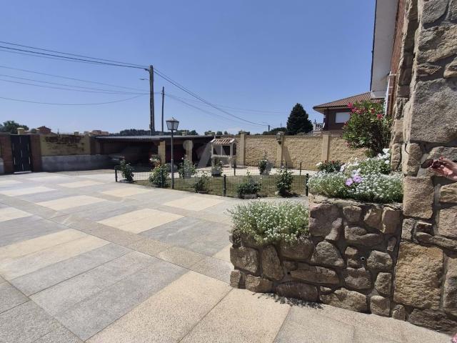 Chalet en venta en Chozas De Abajo, Castilla y León