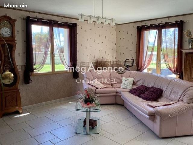 Maison vente à Fontenay-le-Comte, La Taillée