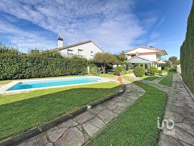 Local Comercial en venta en Padriñán, O Salnés