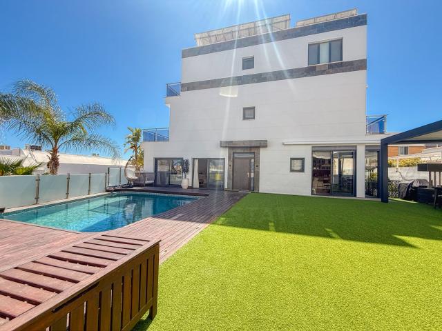Chalet en venta en Cabo de las Huertas, l'Alacantí