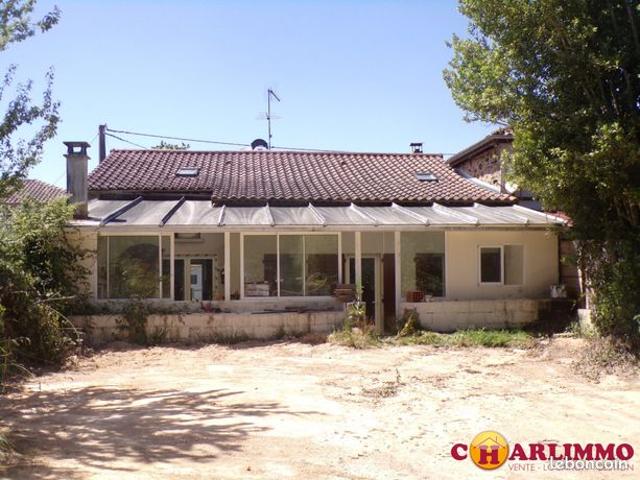 Maison vente à Rochechouart, Les Salles-lavauguyon
