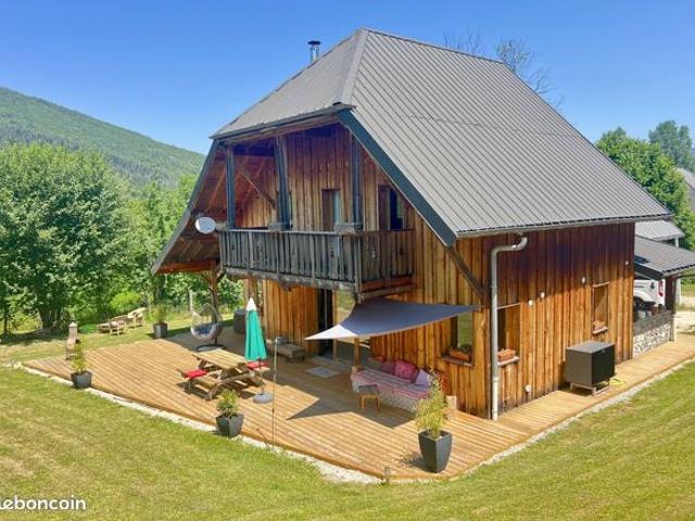 Maison vente à Bourges, Le Noyer