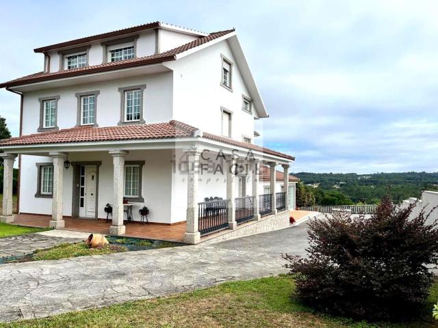 Casa en venta en O Outeiro, A Estrada