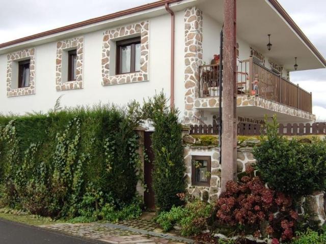Casa en venta en A Pobra Do Brollón