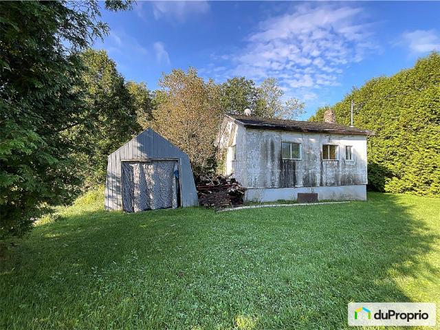 House for sale in Saint-lucien