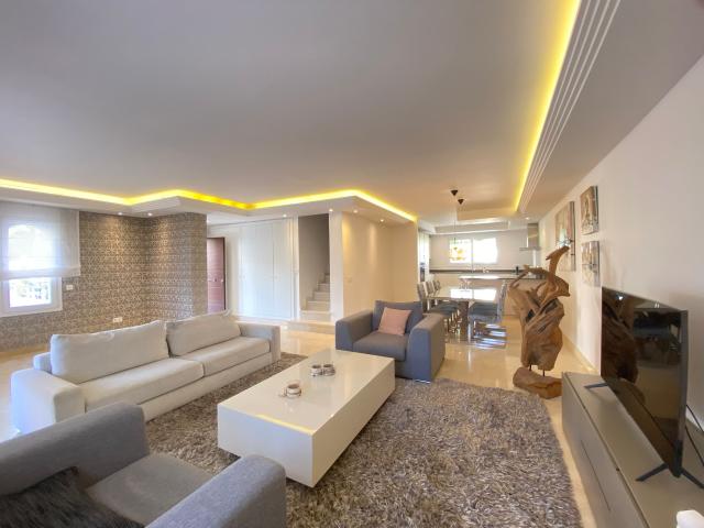 Apartamento en alquiler en Nueva Andalucía, Costa del Sol Occidental