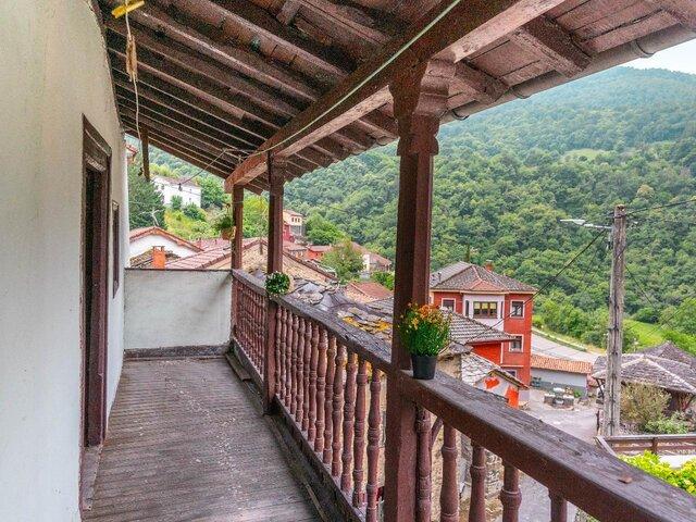 Chalet en venta en Morea / Moreda, Aller