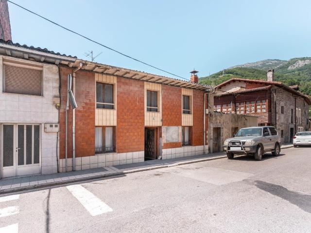 Chalet en venta en Lena, Asturias