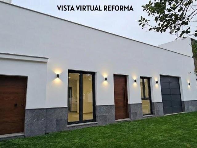 Chalet en venta en La Algaba, Andalucía
