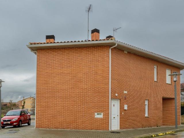 Chalet en venta en Mucientes, Castilla y León