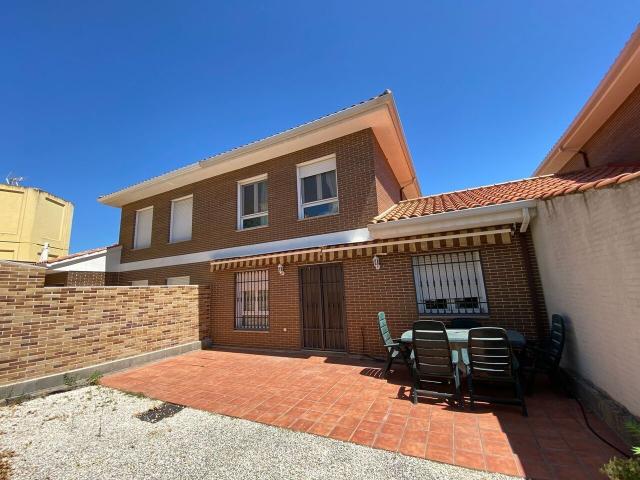 Chalet en venta en Navalagamella, Madrid