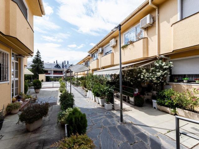 Chalet en venta en Los Bomberos, Torrelodones
