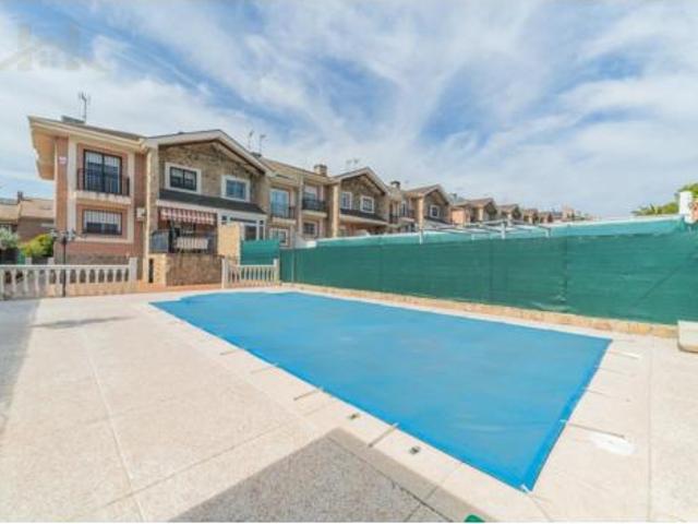 Villa en venta en Arroyomolinos, Las Castañeras