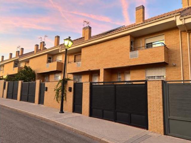 Chalet en venta en Arroyomolinos, Madrid
