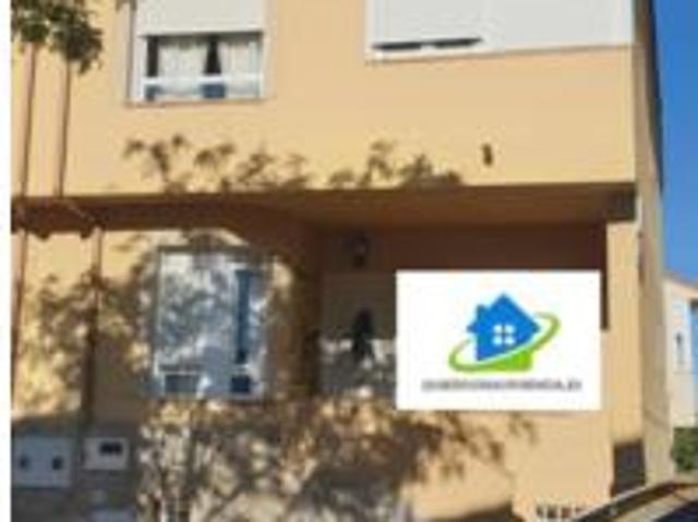 Villa en venta en Ávila