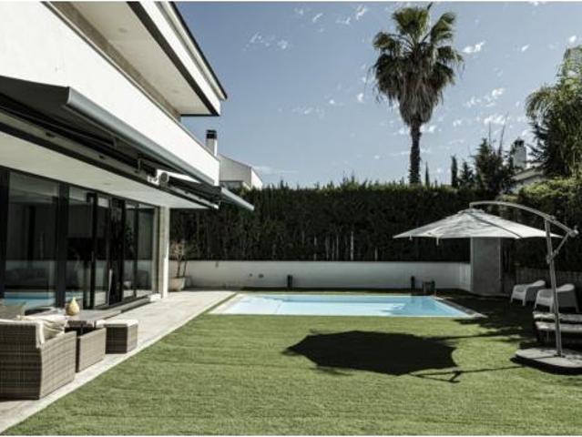 Chalet en venta en Urbanización El Zaudín, Bormujos