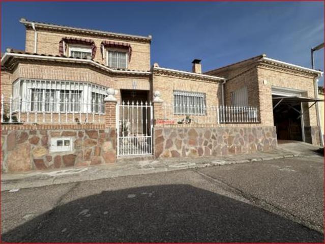 Villa en venta en El Casar De Escalona