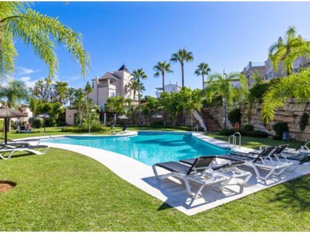 Villa en venta en Estepona, El Paraíso