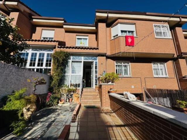 Villa en venta en Fuenlabrada, La Fuente