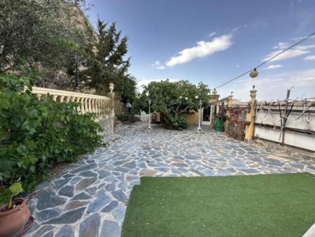 Villa en venta en Jódar