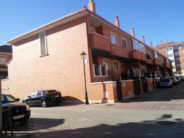 Chalet en venta en Laguna De Duero, Valladolid