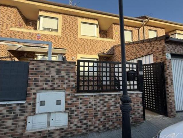 Villa en venta en Loeches