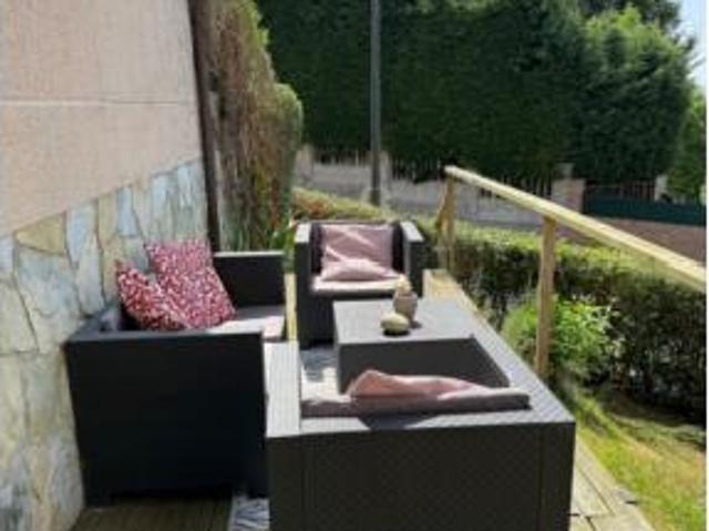 Villa en venta en Oviedo, Olivares
