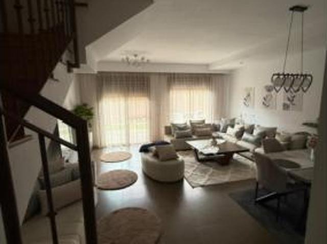 Chalet en venta en Madrebuena, Pioz