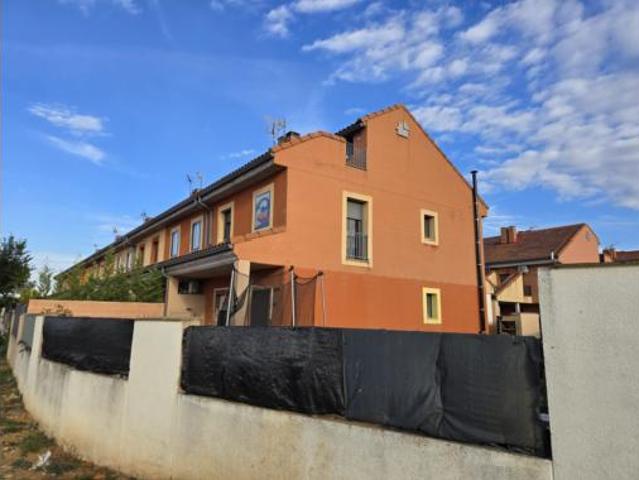 Chalet en venta en Madrebuena, Pioz