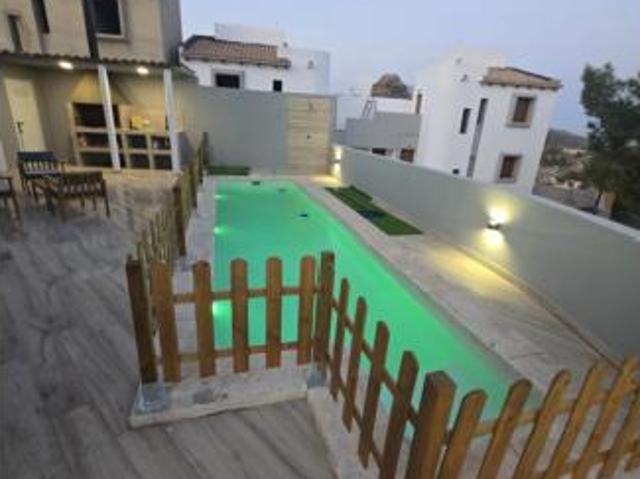 Chalet en venta en Relleu, Valencia